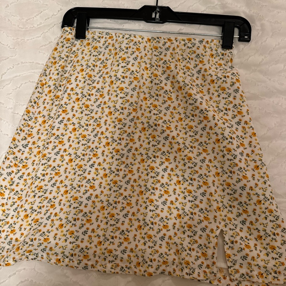 White floral Hollister skirt